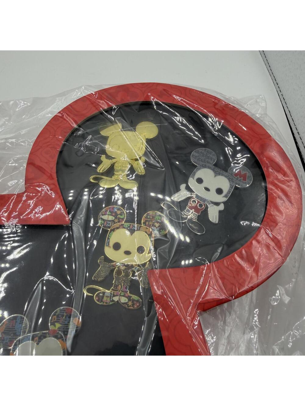 Funko Loungefly - Disney Year of The Mouse 2020, 12 Pin Limited Edition Set - Picture 5 of 9